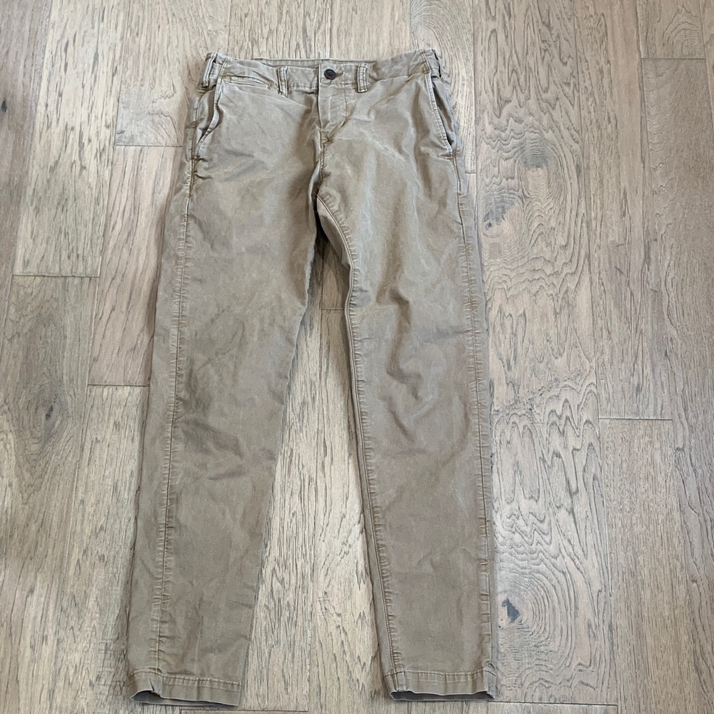 American Eagle Outfitters Slim Chinos in Light Khaki Size 29x32